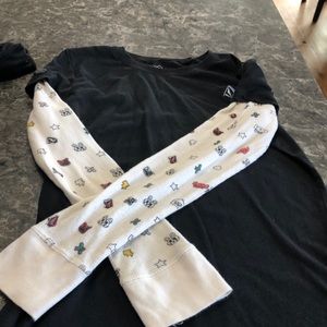 Vintage volcom long sleeved tee.